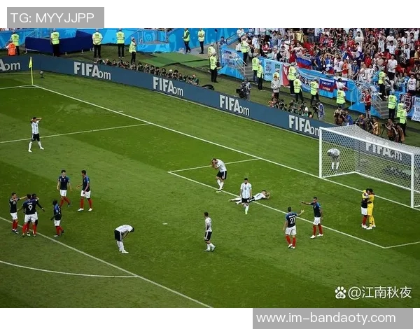 加斯佩里尼批评意大利足球对禁区倒地犯规的过度敏感现象